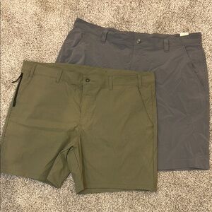 Columbia Men's Olive and Gray Flat Front Shorts
